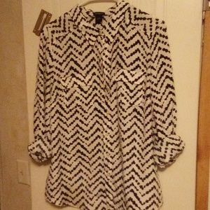 Ann Taylor black and white blouse